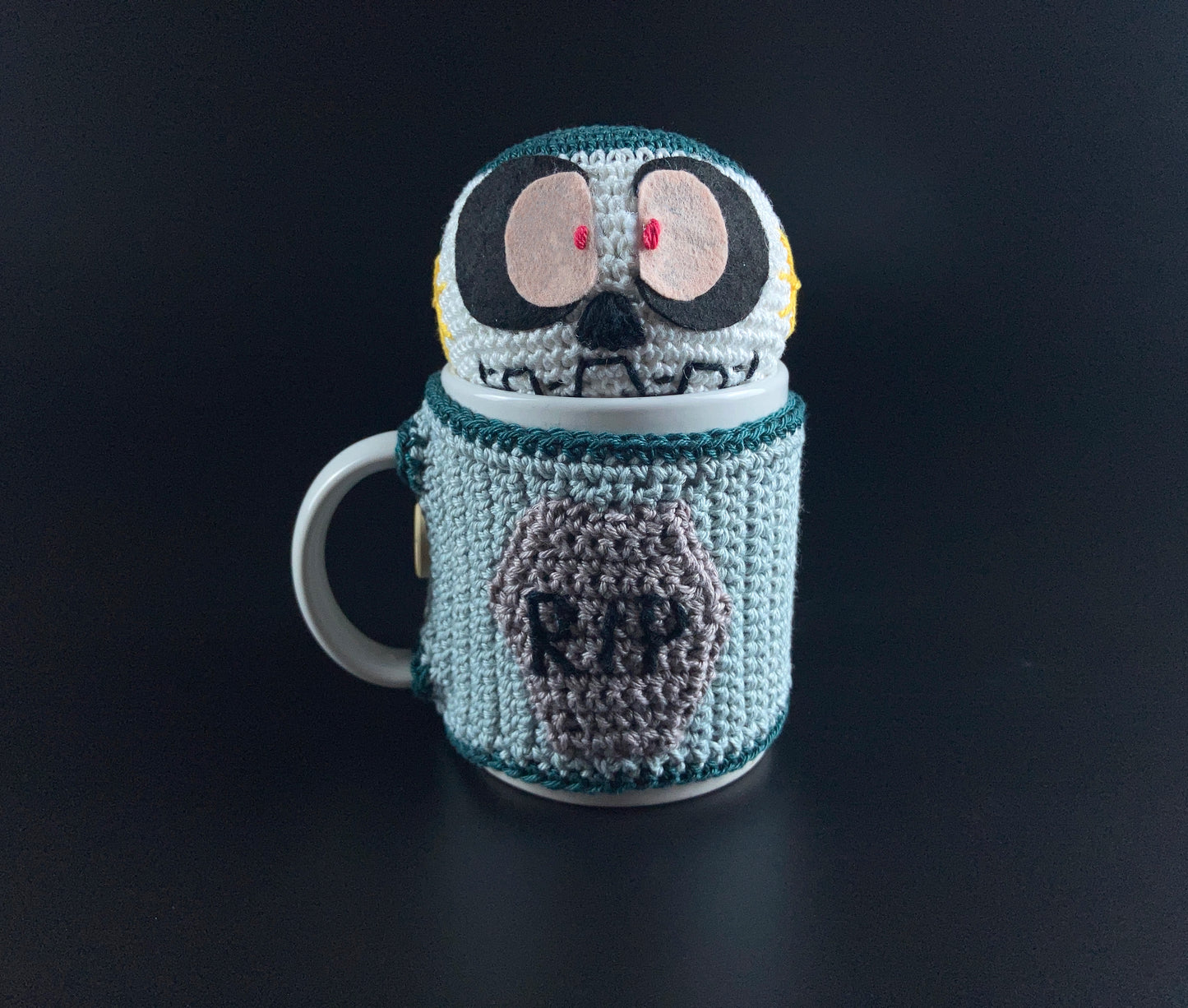 Halloween Amigurumi Skeleton Keyholder and Mug